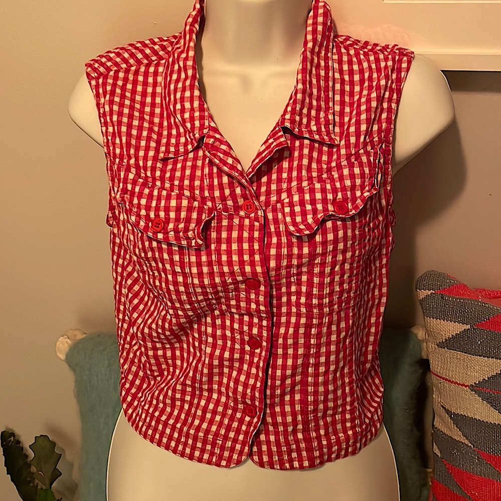 💰3/$25 ❤️ Vintage gingham button-up sleeveless shirt - size medium